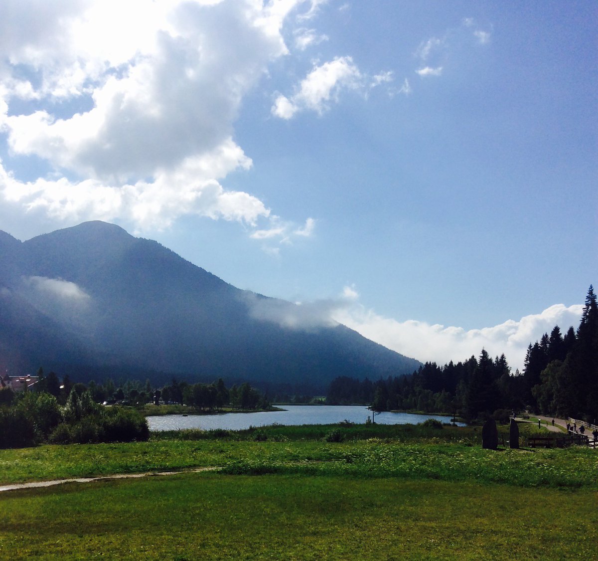 seefeld_sun's tweet photo. Early morning stroll to Wildsee Lake in #Seefeld #Lake #Mountains https://t.co/0eEbZHPrQL