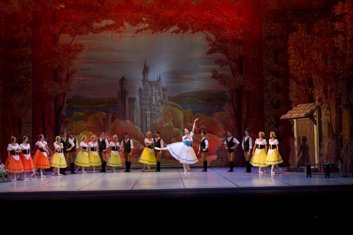DubaiOpera's tweet photo. #BalletTrivia #DubaiOpera
Classic romantic ballet Giselle was first premiered in? 
a)1989
b)1841
c)1800 https://t.co/IRNXE2A1t7