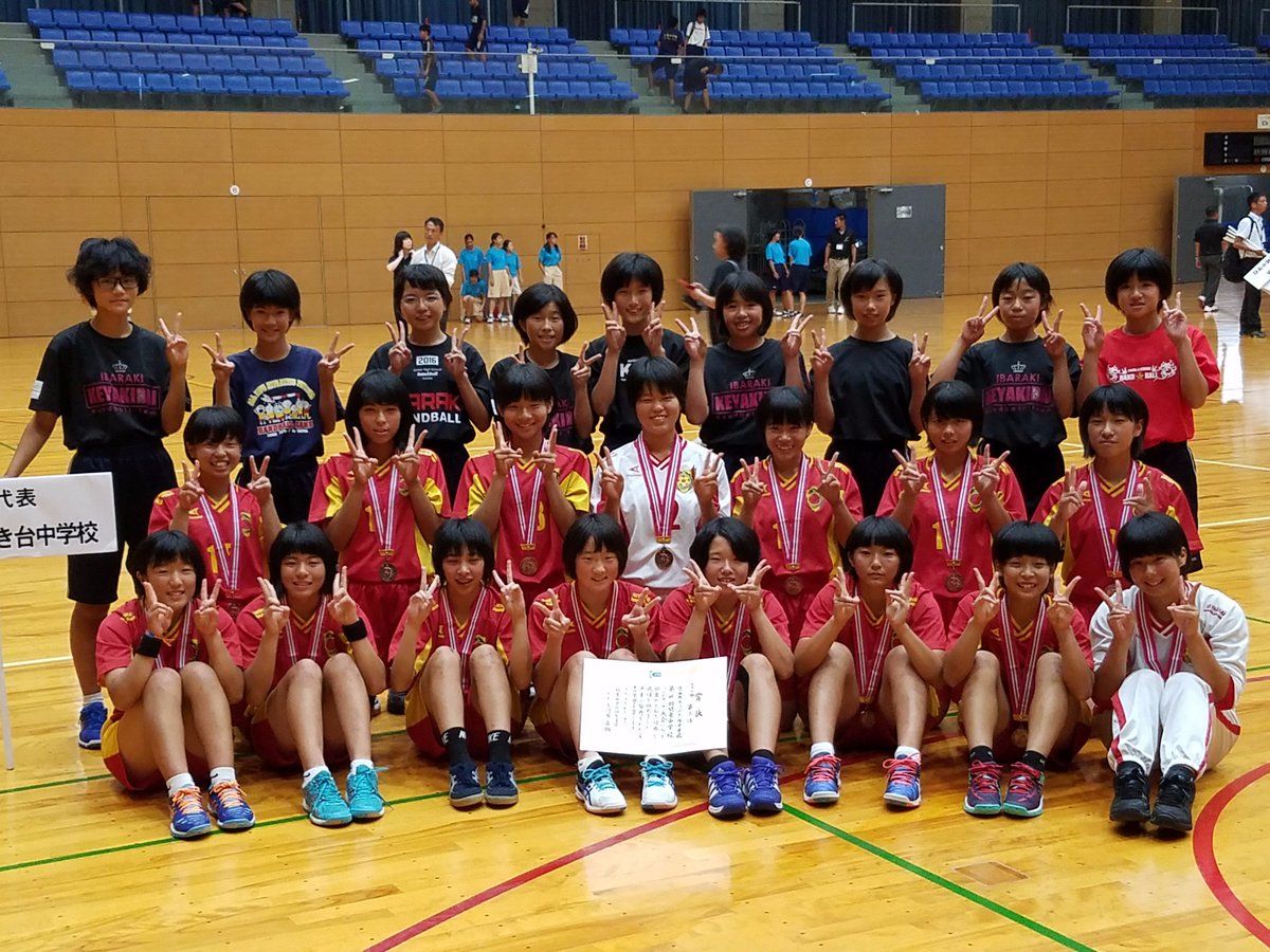 守谷市シティプロモーション けやき台中学校ハンドボール部が 関東大会で男女とも準決勝に進出 男子は見事第3位で全国大会に出場決定 おめでとうございます 女子は代表決定戦で惜敗 選手の皆さん おつかれさまでした T Co 7utvricjjs