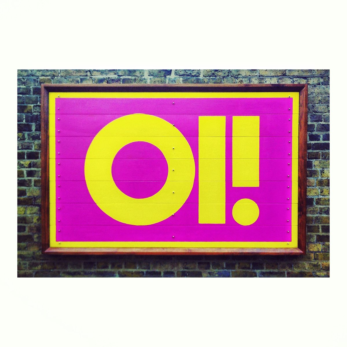 RoshThanki's tweet photo. #DavidSamuel's graphic 'OI!' definitely grabbed my attention outside #CamdenMarket ❗️❗️❗️ #type #punk #streetart https://t.co/j03ju6SUip