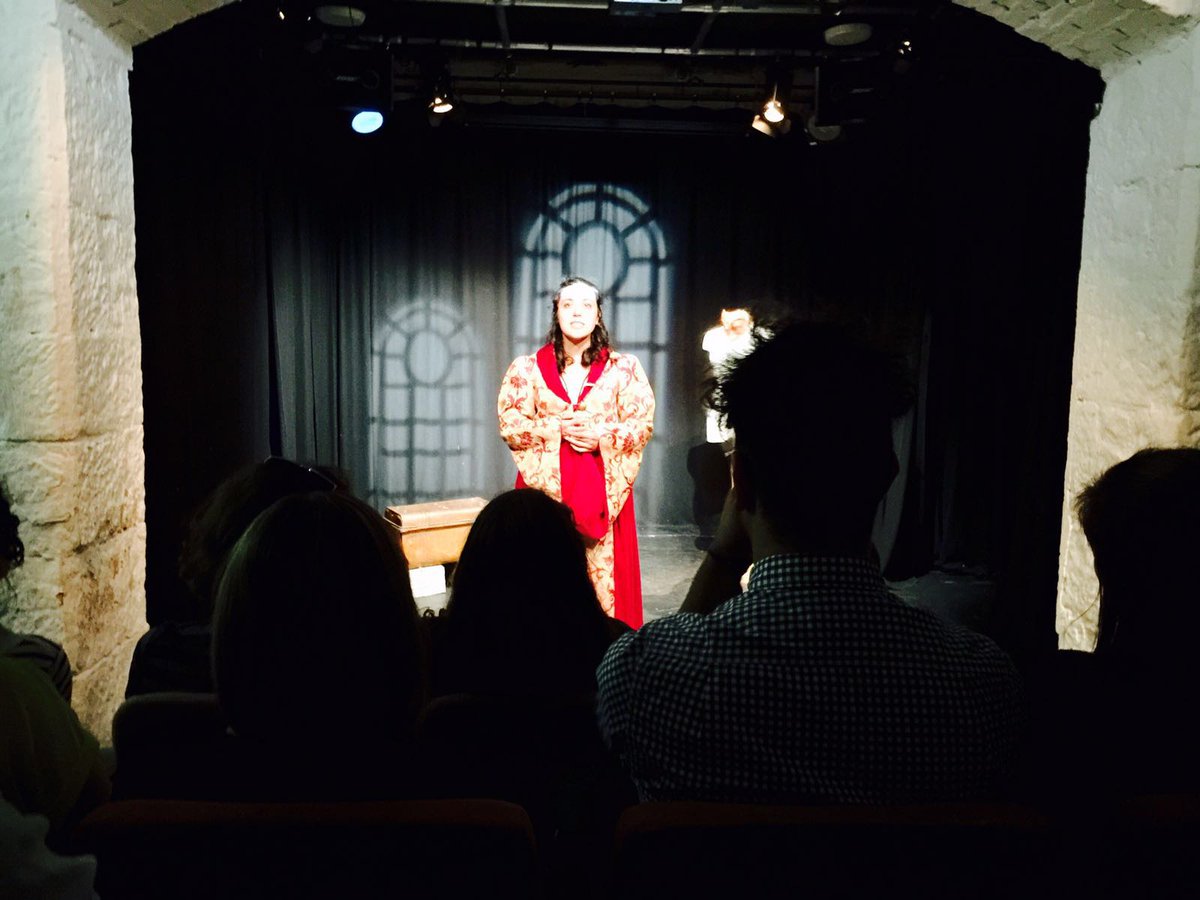 Lad_Shakespeare's tweet photo. Are you gonna miss #ladyshakespeare return to the Vaults tonight at 5pm? #paradisefringe #edfringe #defythenorm https://t.co/05sgkCiotS