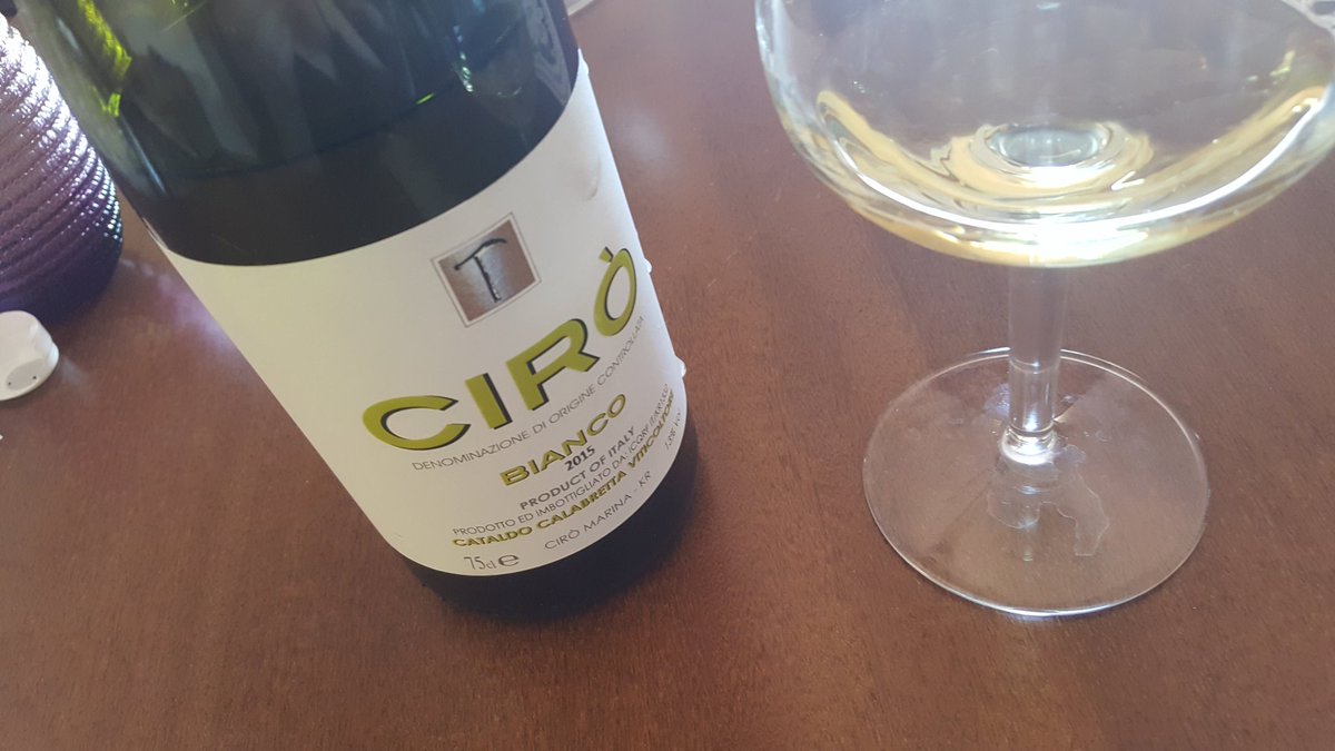 ricasoli99's tweet photo. Happy #ThirstyThursday with some #cirodoc wines! 🍷🍷☉ https://t.co/omIsAXalzb
