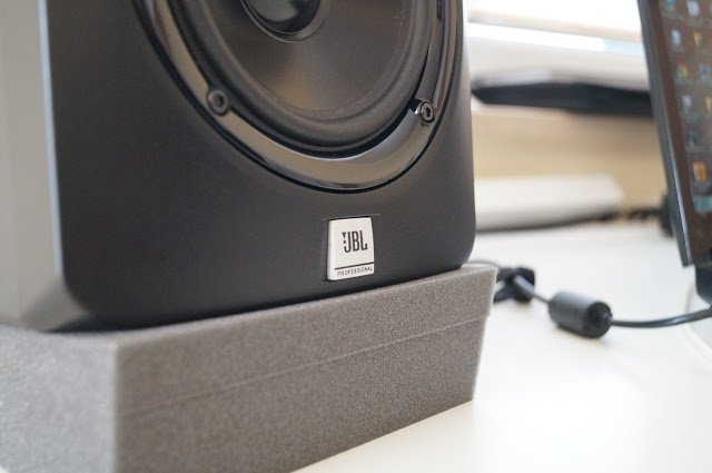 jbl lsr305 pret