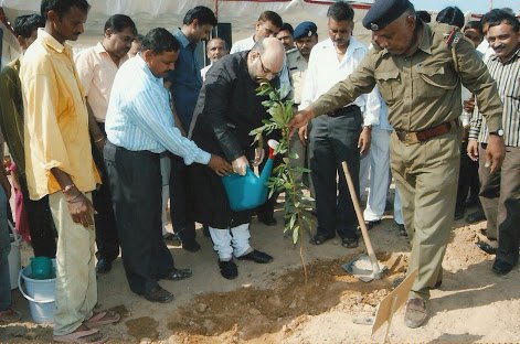 ivishalthacker's tweet image. @BJP4India અધ્યક્ષશ્રી @AmitShah એ વુક્ષારોપણ કર્યુ
#SelfieWithATree #selfiewithplant
@narendramodi @ChaudhryShankar