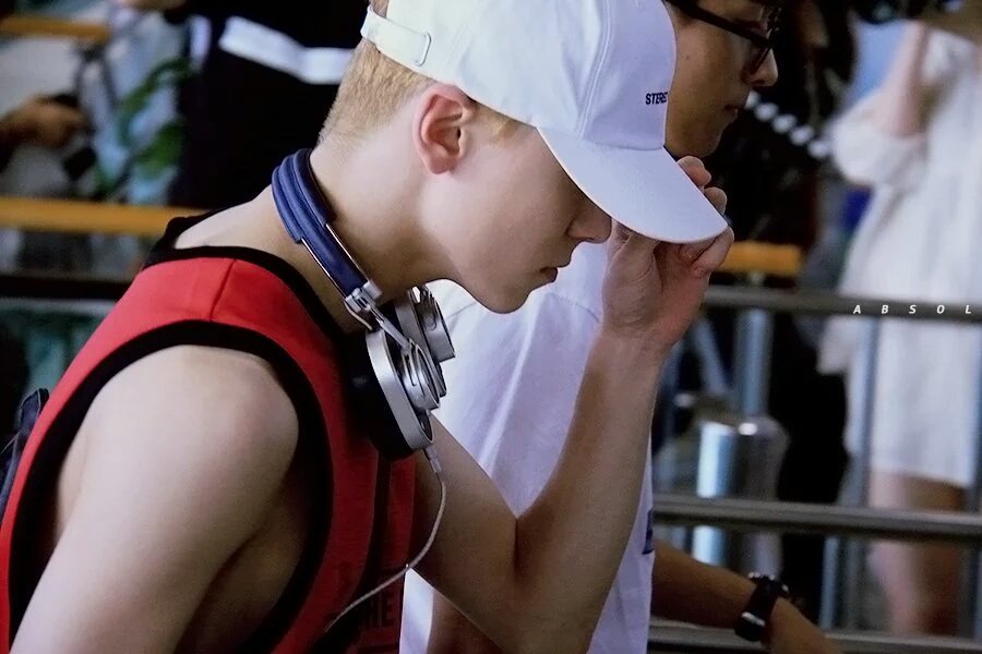 vernon_17s's tweet photo. [HQ] 160804 SEVENTEEN Vernon at Gimpo Airport going to Japan #세븐틴 #버논
Cr: absol https://t.co/WiotKZdohE
