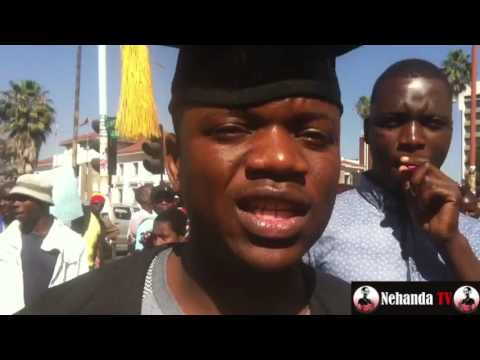 NehandaTV's tweet photo. Unemployed graduates protest in Zimbabwe #Tajamuka #ThisFlag #rejectbondnotes - https://t.co/7S7zZLKHwN https://t.co/QHcxhs3cMX