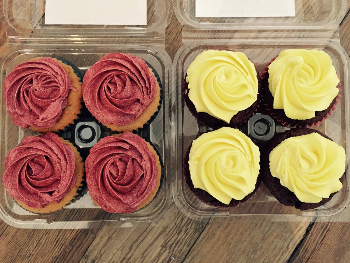 INC_Belfast's tweet photo. A lovely way to start our morning. Congratulations @RadioDowntown Downtown Country! #thursdaytreats https://t.co/mGCUt0wocD