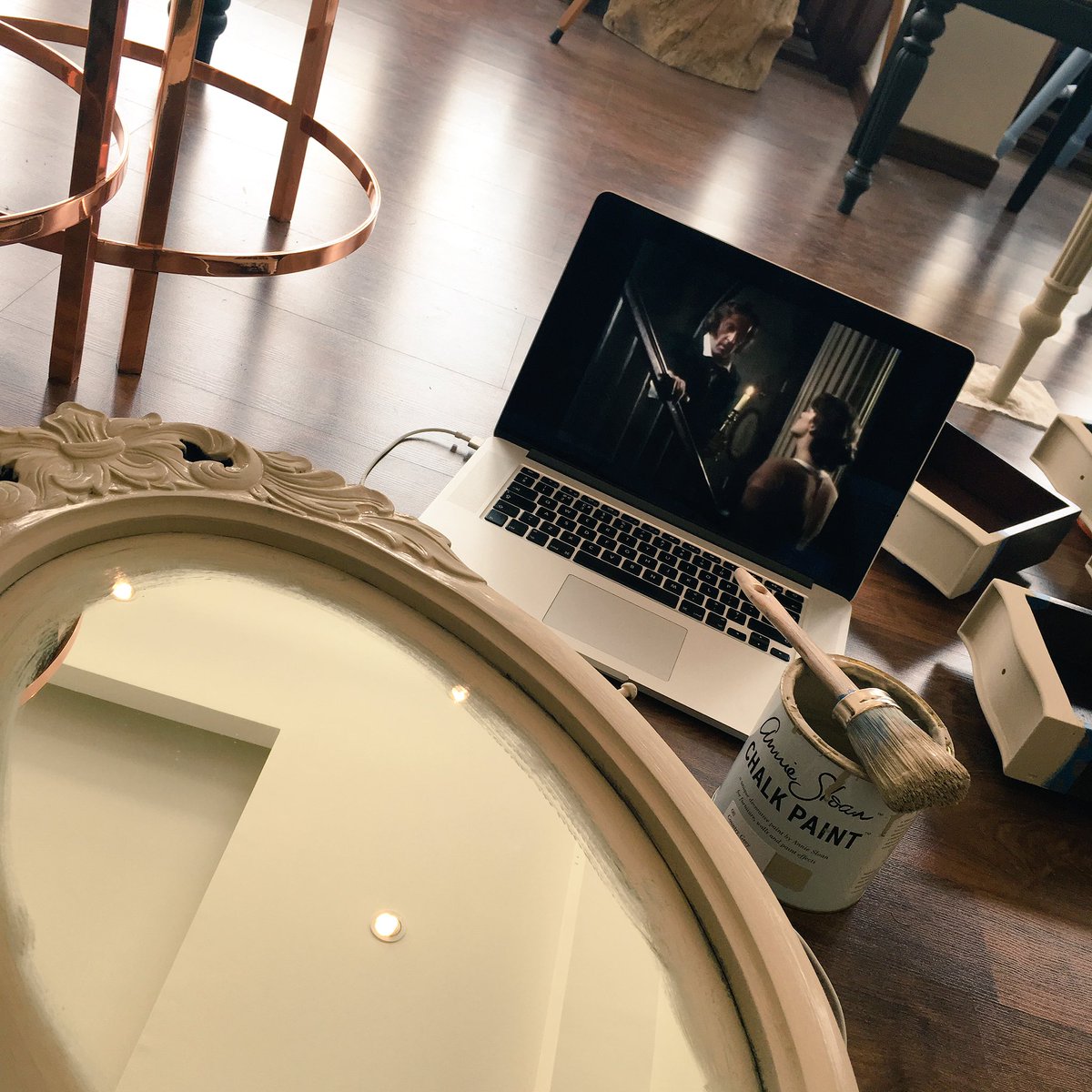 #Anniesloan #chalkpaint &amp; #catherinecookson <a href="/beckett_bh/">Beckett Interiors</a> 👌😍 #perfectcombo #bahrain #interiordesign