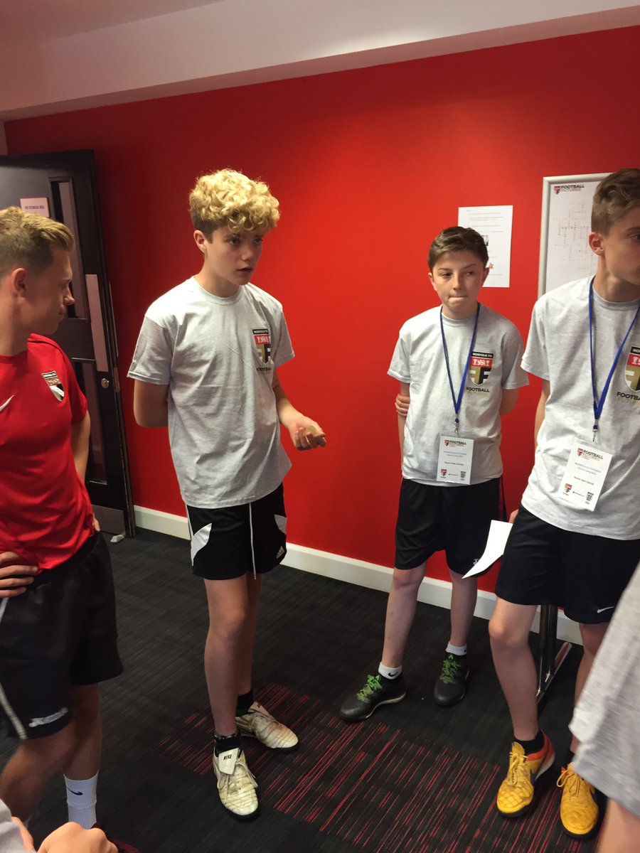 NorfolkFA_YC's tweet photo. The Young leaders now move onto a leadership workshop with @Stace__Annison #FFcamp2016 https://t.co/AXmikNqzzx