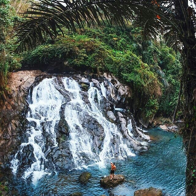 Satu lagi surga tersembunyi berada di Pulau Dewata. Lokasinya berada di daerah Desa Gitgit, Babakan, Gianyar