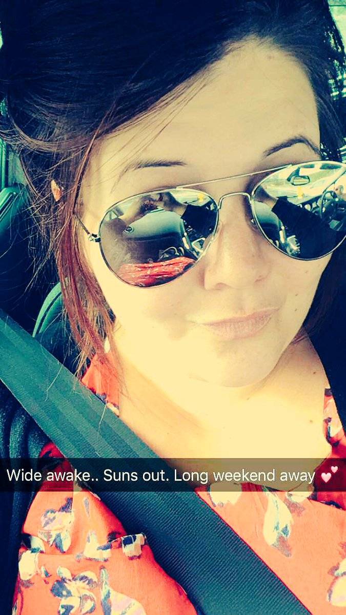 Chelsseeaaa69's tweet photo. Weekend away vibes.. Road trip. Just what I need. 💕☀️🍷🍸 https://t.co/TNEXeHJ35j