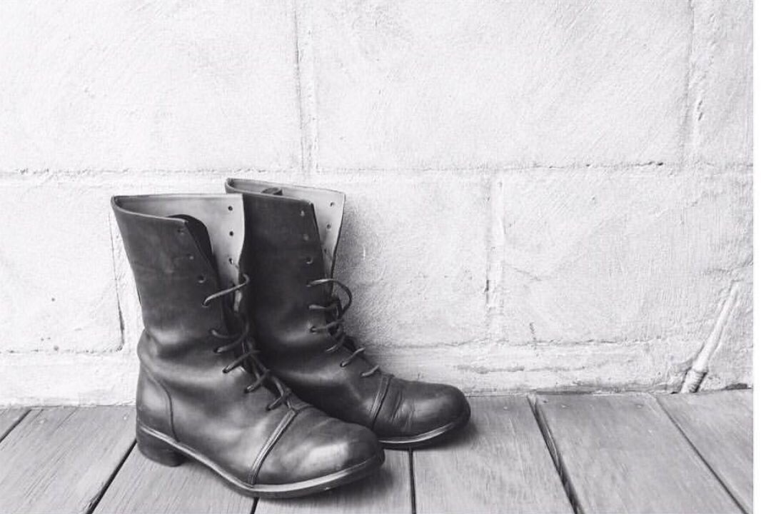 AMDshoemaker's tweet photo. "Just like a fine wine,my bespoke boots by @AMDshoemaker 1 yr on"Artist https://t.co/lIUoOKsFnZ #amdshoemaker https://t.co/0aC1jTed73