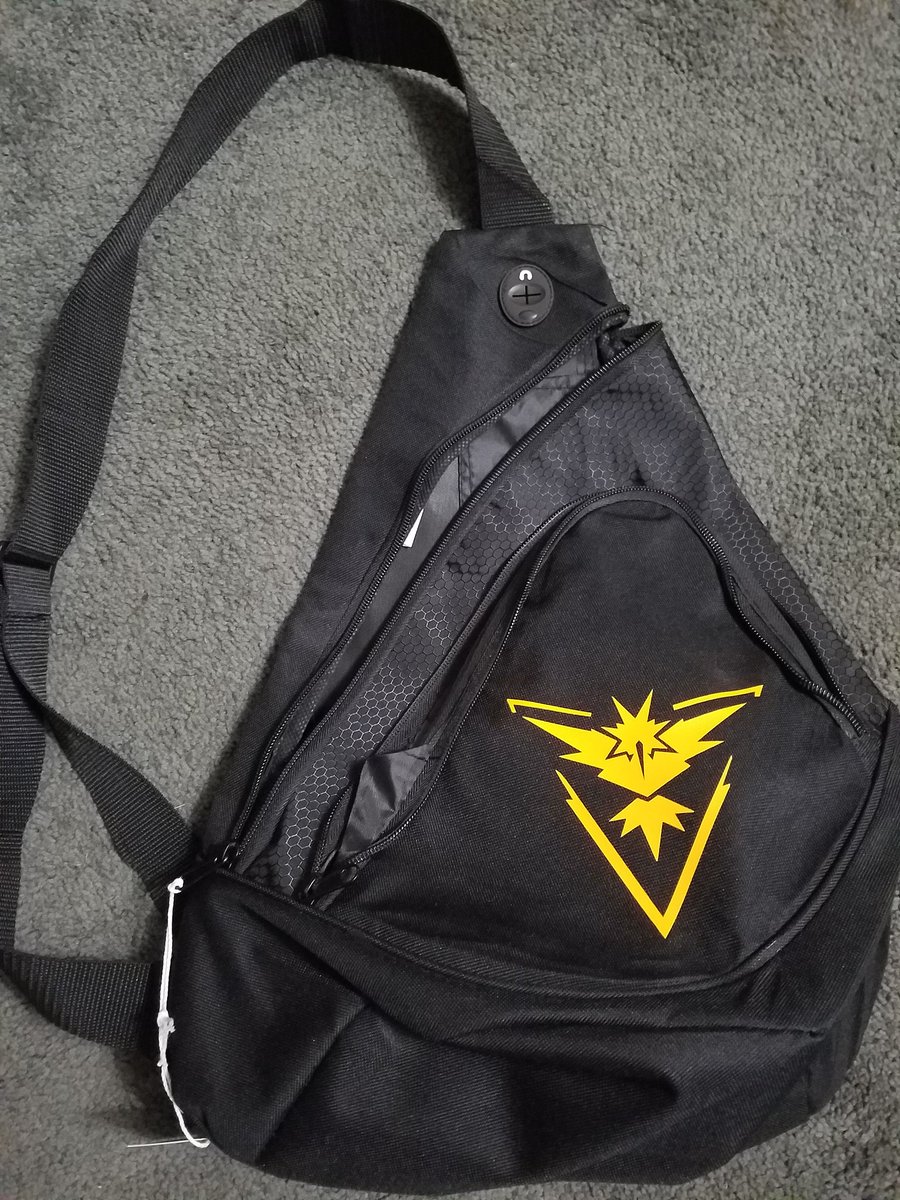 TeamInstinctPGH's tweet photo. #instinct #trainer bags turned out awesome! Will be available soon! #TeamInstinct https://t.co/ILuhhIEfgb