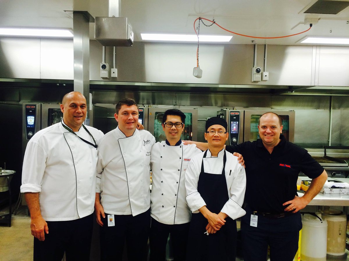 bradfrishy's tweet photo. Welcome Exec Chef Song Yao Su to the Jupiters team @RATIONAL_AUS @comcater @Cheflesliechan https://t.co/ZSgWzvGpDw