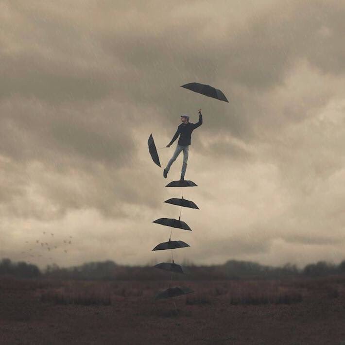 نـبكي لننـسى
وننـسى لنعـيش
هـذه هـي الحـياة
فـسحقاًلكل مـن خان
واستهان بمـشاعرإنسان 
وكأنه لايعلم انه
كماتدين تدان!!