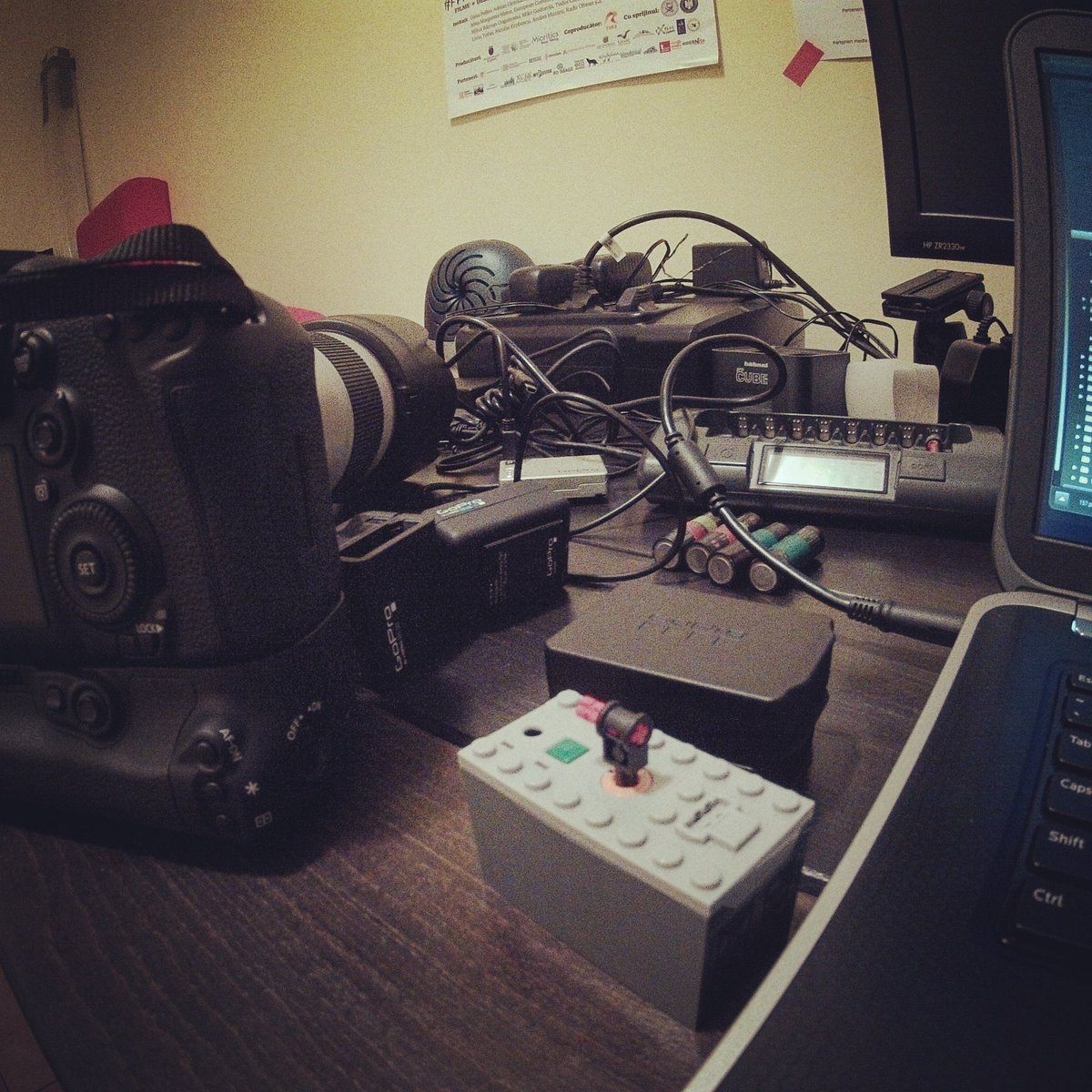 kfbu's tweet image. #7V #Lego #accu, #Canon #canon7dmarkii #goprocam #yes #they #work #together ;)
#timelapse #cinema #filmfestival