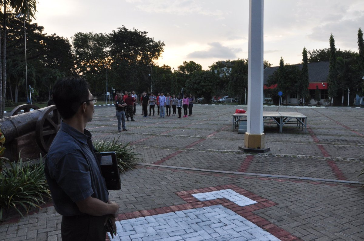 ROCTreg5's tweet photo. Habis presentasi intip latihan Gen Y Telkom latihan @parwi66 @_funtastic5_ #TelkomFuntastic5 #ROCTREG5 #PRROC5 https://t.co/NJZiuJHnH2