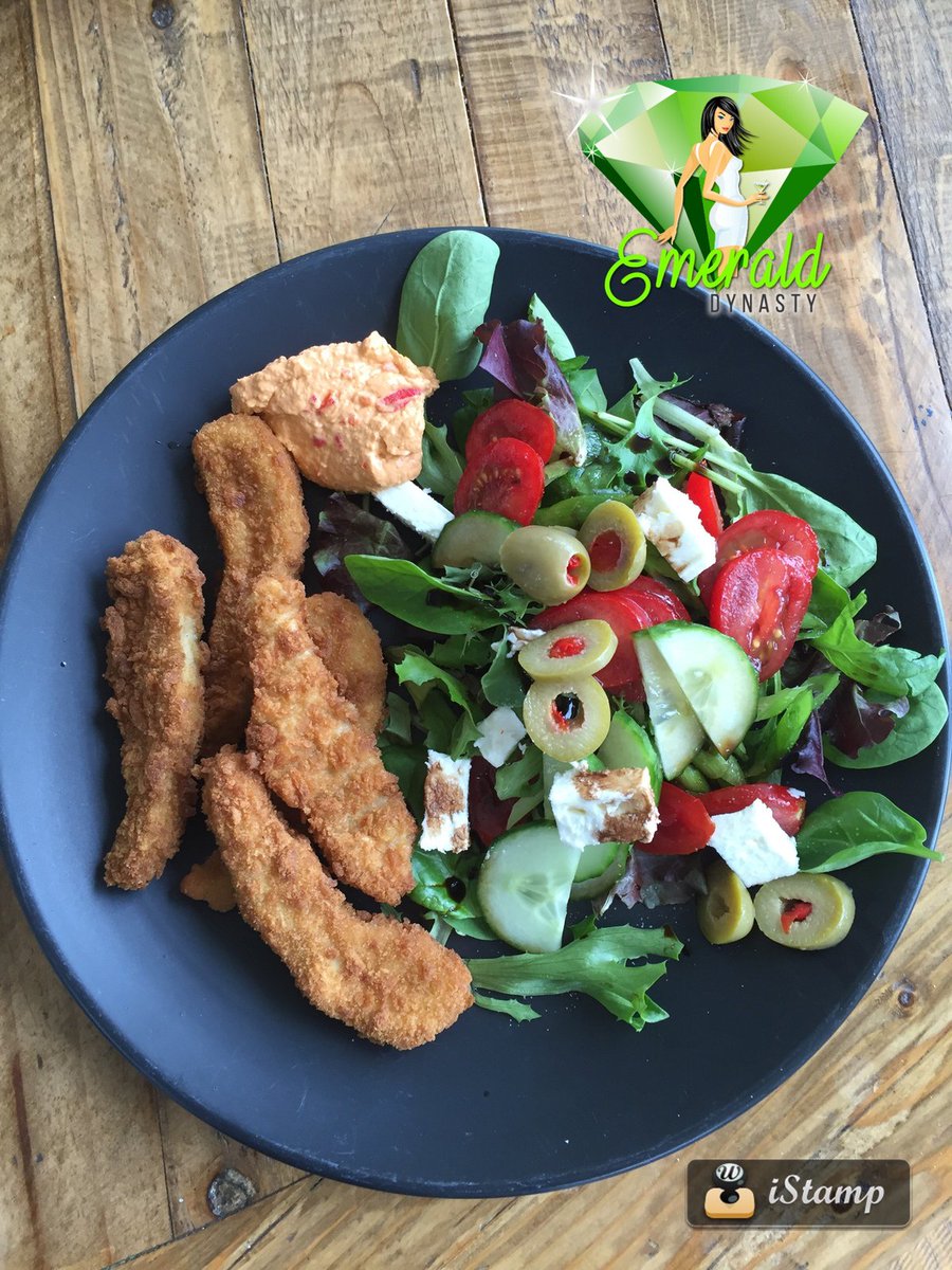ashe_p's tweet photo. Lunch! On plan! Gluten free chicken strips 😍😍 https://t.co/0fk72EJMtC