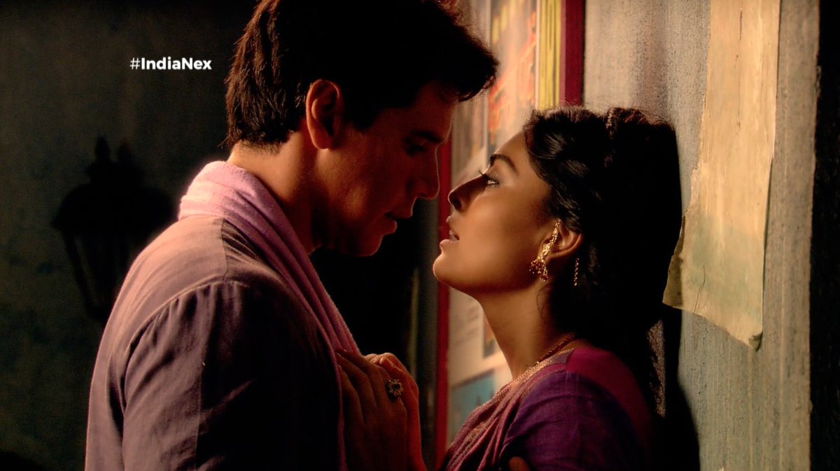 NexPanama's tweet photo. Bahuan y Maya tienen un encuentro apasionado. Ya comienza #IndiaNex #IndiaUnaHistoriadeAmor https://t.co/Ue7uYMtDJY