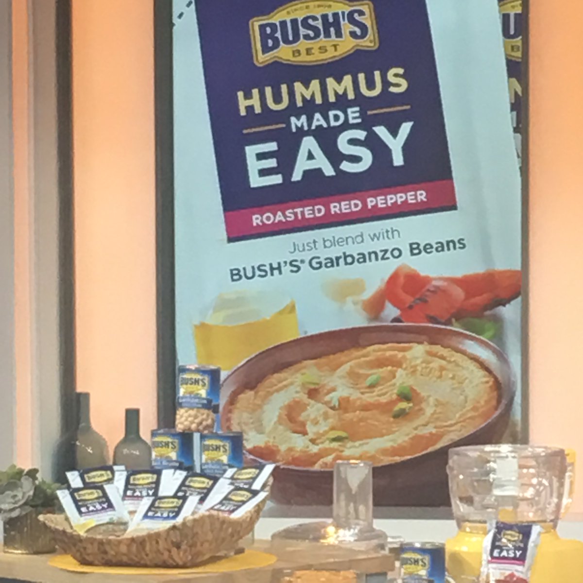 accesshollywood's tweet photo. Love hummus? AHL today learn how to get #HummusMadeEasy from @BUSHSBeans #SponsoredByBUSH’S https://t.co/DO2fwFZMUq https://t.co/hSX80L3r0c