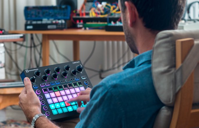 180fact's tweet image. Novation's brilliant Circuit instrument has been updated with extra sample power: factm.ag/g4XKBW