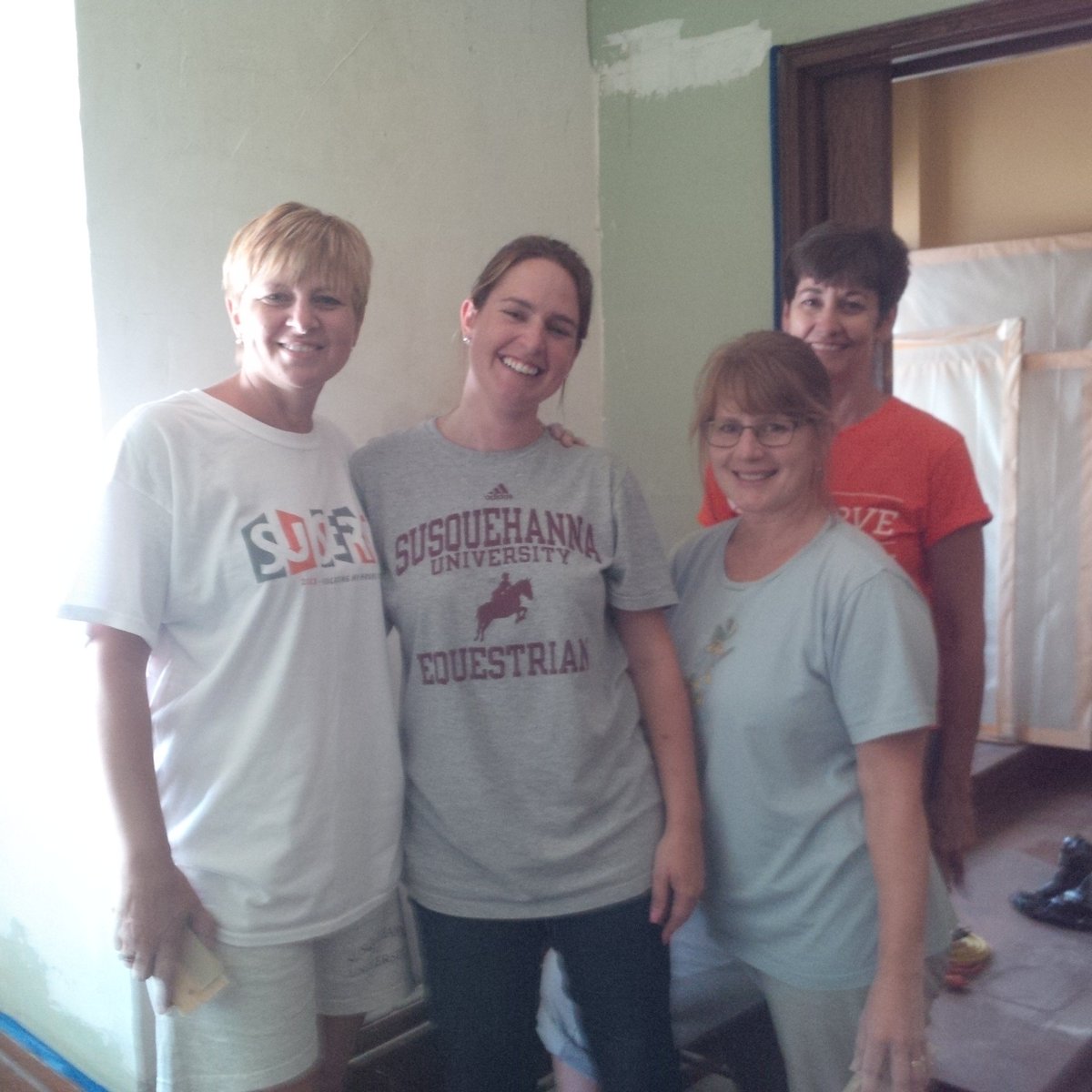 MrsKellyBreck's tweet photo. @SUAlumniOffice staff getting in on @SusquehannaU #SUSERVE fun! @cscholl71 @JodiSwartz https://t.co/cGBFFltVpC
