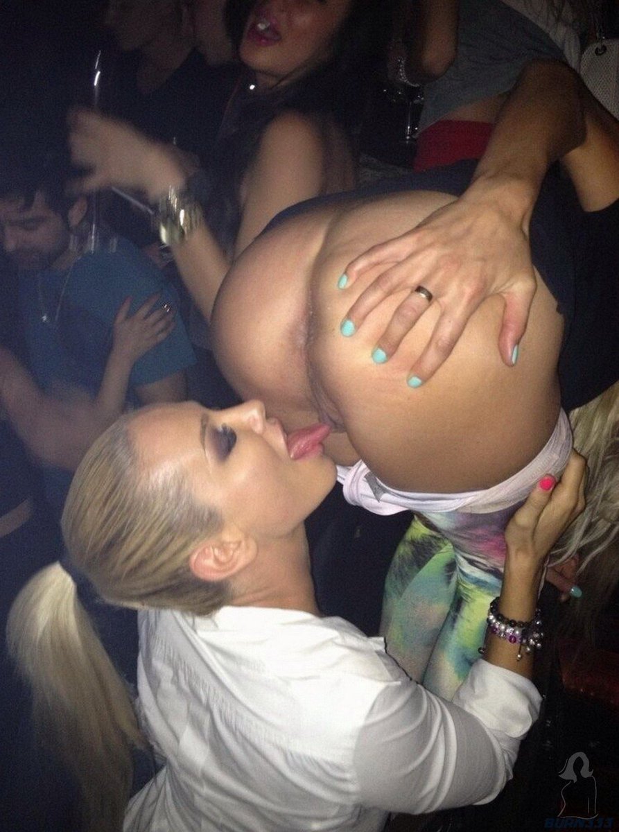 Eat pussy in club pussy pornclub porn