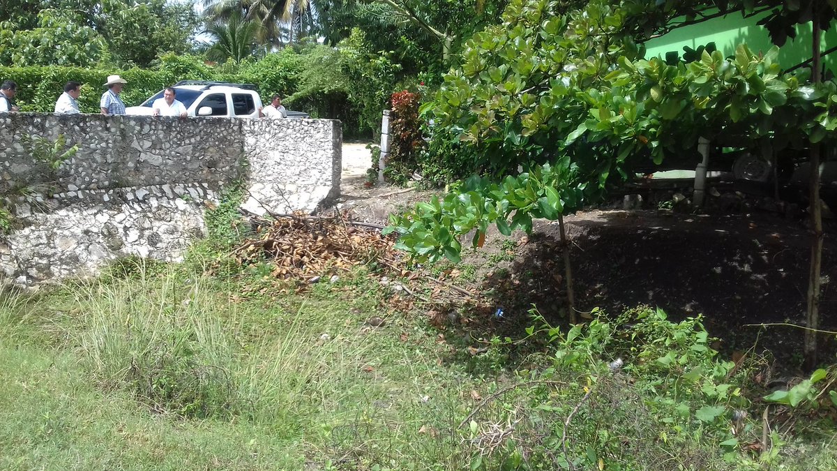 GobCandelaria's tweet photo. Alcalde @ChavaFarias1 y @ricardommedina recorren canales pluviales y albergues  ante posible contingencia https://t.co/Shxtm1DPCu