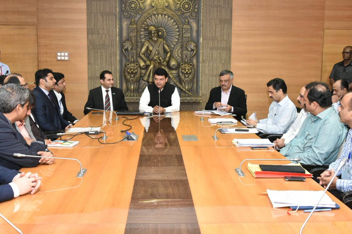 Dev_Fadnavis's tweet photo. Glad to witness signing of MoU between GoM &amp; Hewlett Packard for technical support and funding for 3 #smartcities https://t.co/L020Ru9yDO