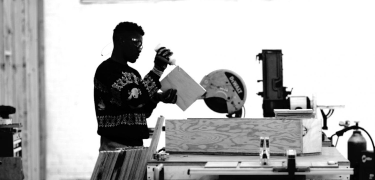 ICYMI: Deadlines are a shitter, so Frank Ocean was back in the workshop nice &amp; early today 😉 bit.ly/2aFm2G6