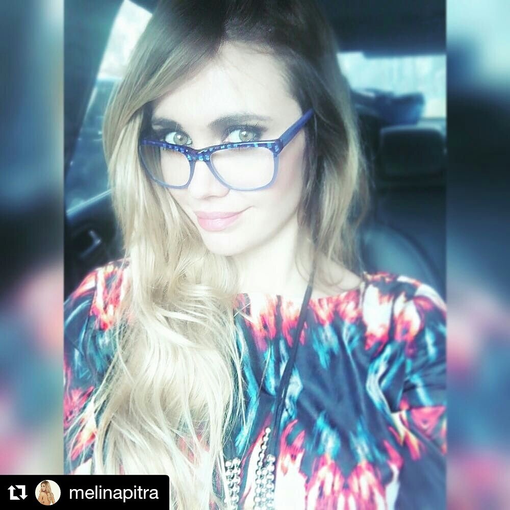 #Diosa <a href="/melinapitra/">Melipitra</a> con sus #GuruGafas 🙉