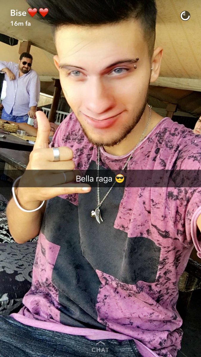 NoemiFabbri's tweet photo. #BenjieFedePerUnGiorno merita di essere in tendenza😎 @MatteoPelusi @ValeBise https://t.co/RkU98bttWO