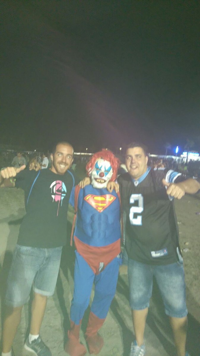 Pablo_newer's tweet photo. En Al  Rumbo, chipiona, con el super payaso! 
#zapeando677 https://t.co/DlrQGdQa8K