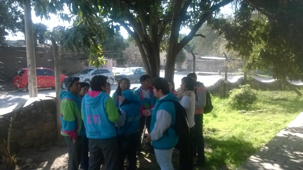 yolore21's tweet photo. Feliz Trabajando en Chicoana c mis alumnos del Instituto Pablo Neruda! https://t.co/gR08hiOvRW