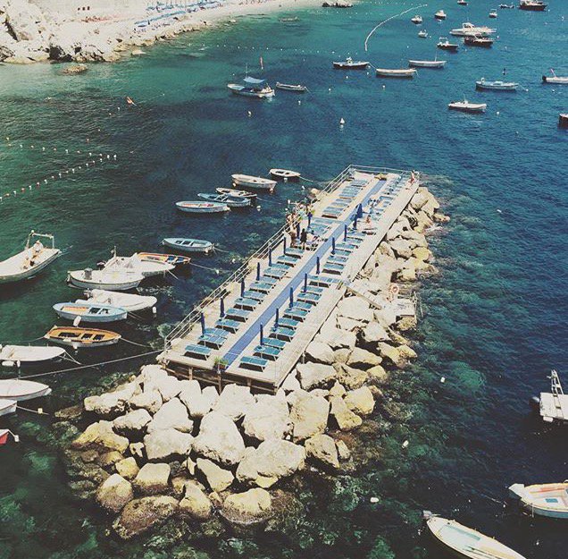 Can you feel the dolce vita beach vibes in Conca dei Marini? #BelmondPostcards #Italy