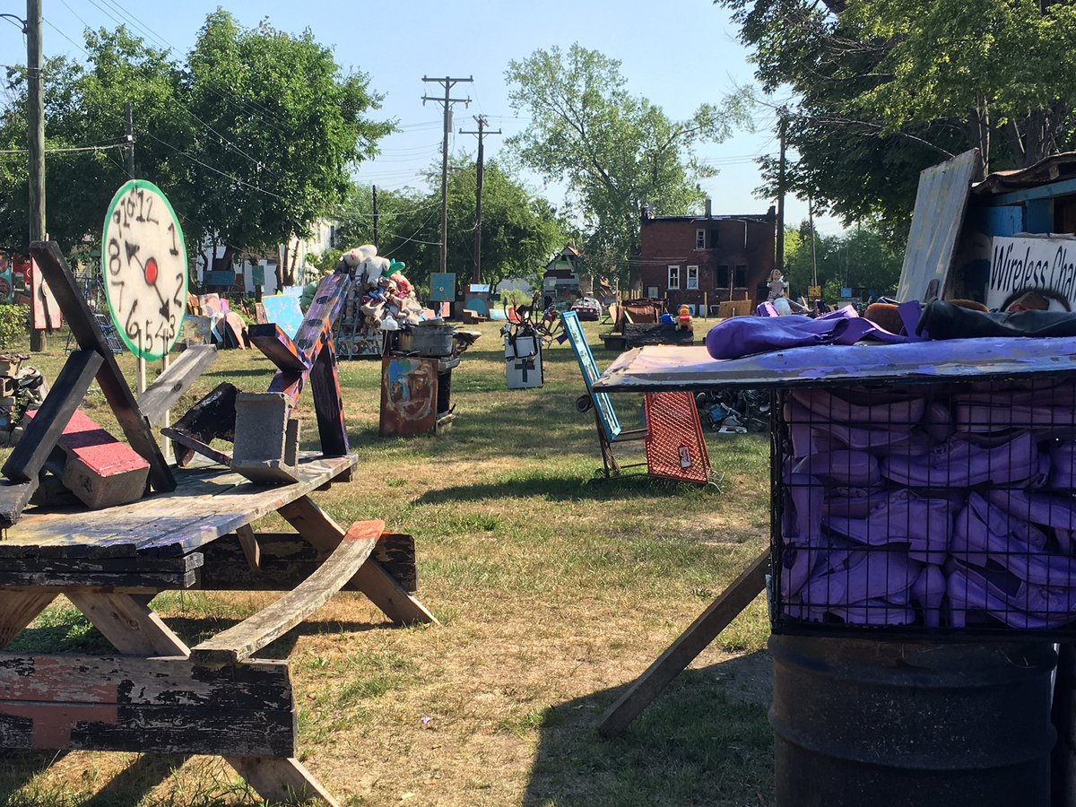 On location @TheHeidelbergProject <a href="/WayneStateCFPCA/">Wayne State CFPCA</a> #jazz #music #thecityisourclassroom