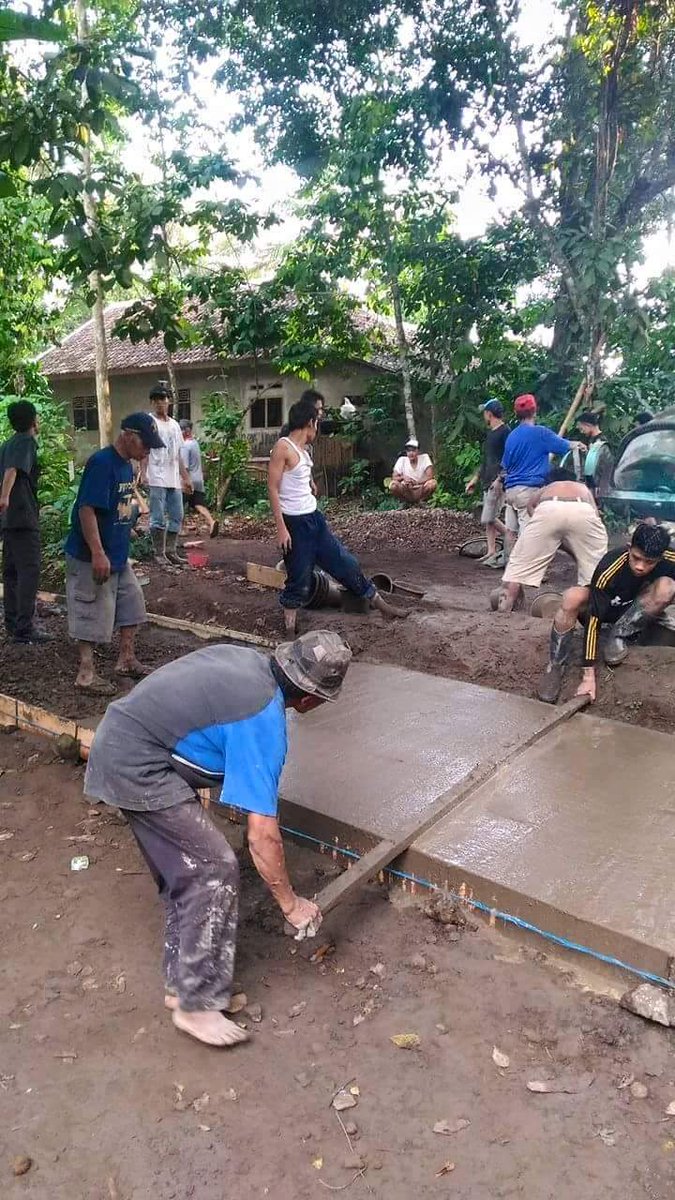 hanimusrifah4's tweet photo. #karyamarwan menghidupkan kembali gotong royong yang dah luntur @Marwan_Center @DesakuMandiri https://t.co/KgCyM2APWg