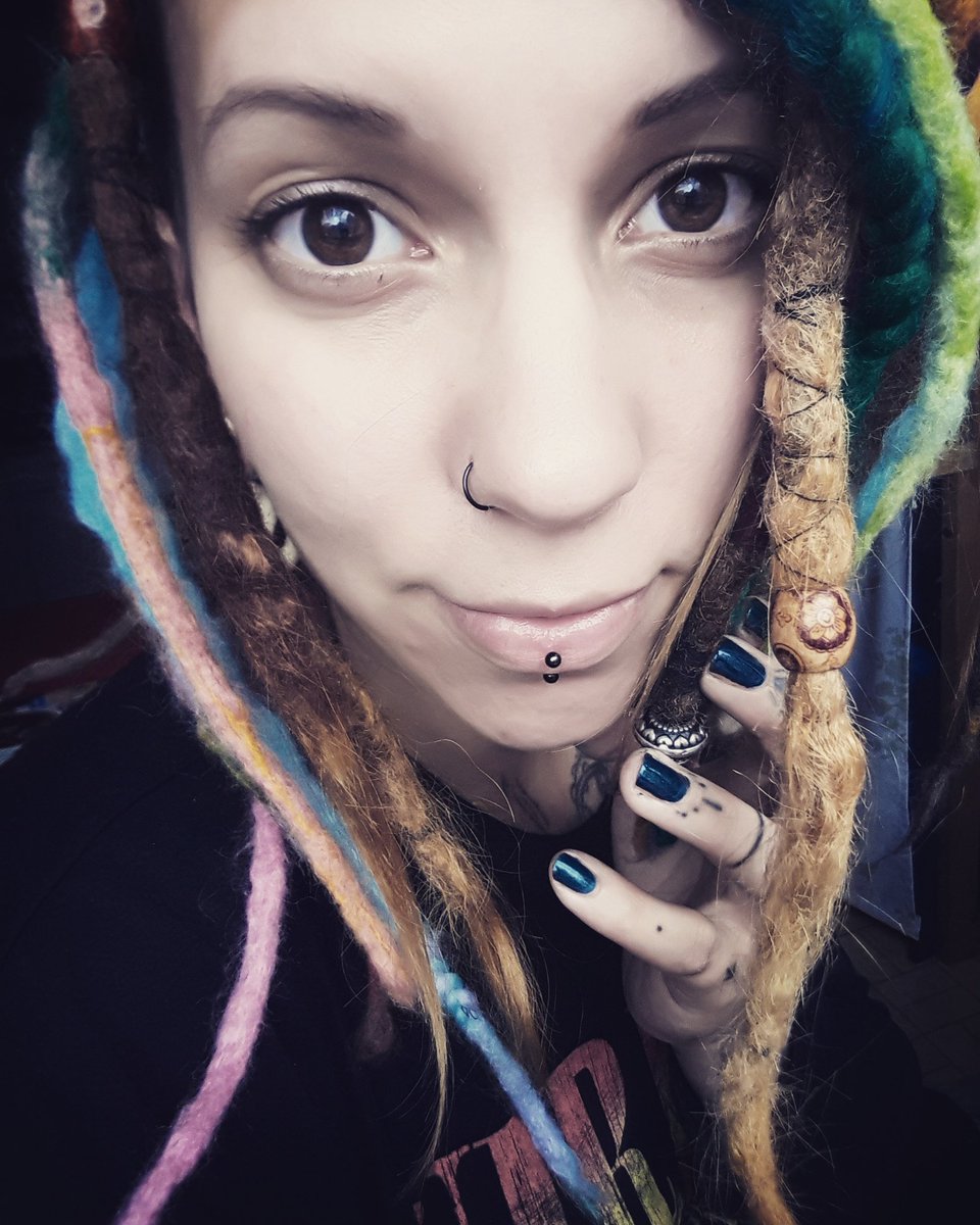 TracyLynnLyons's tweet photo. Urlaub ist schon wad feines 😎🤘
#dreadgirl https://t.co/d1LAtuRAFn