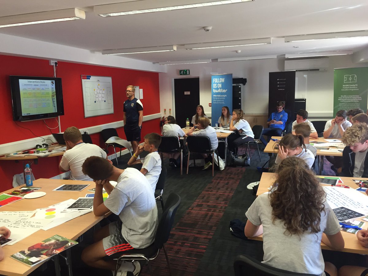 NorfolkFA_YC's tweet photo. @showesy3 goes through intervention styles with the young coaches! #FFcamp2016 https://t.co/NyY8SvomsX