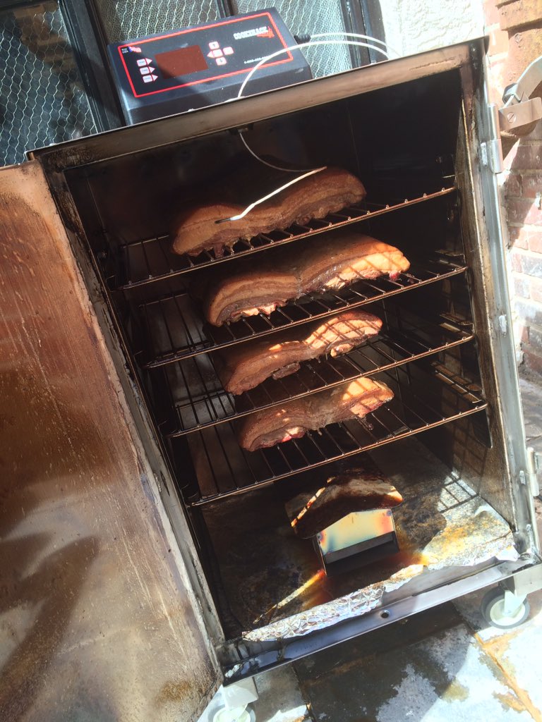 Jesjohnny1's tweet photo. Makin bacon @ButcherBarPHL #bacon https://t.co/OEiU9rDz4q