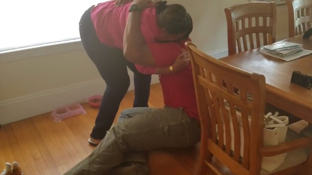 WATCH: Video of son's emotional reunion with mother he hadn't seen in 10 years goes viral bit.ly/2axwgdl?utm_me… https://t.co/4APlTBoqLV