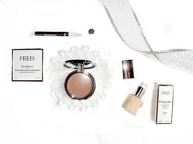 PamelaSoluri's tweet photo. https://t.co/oKVaDmacz7 ☆ #freeage #makeup #makeupspring #instabeauty #fashionblogger #tr… https://t.co/WRHFyku4ZJ https://t.co/raPpICb5Rf