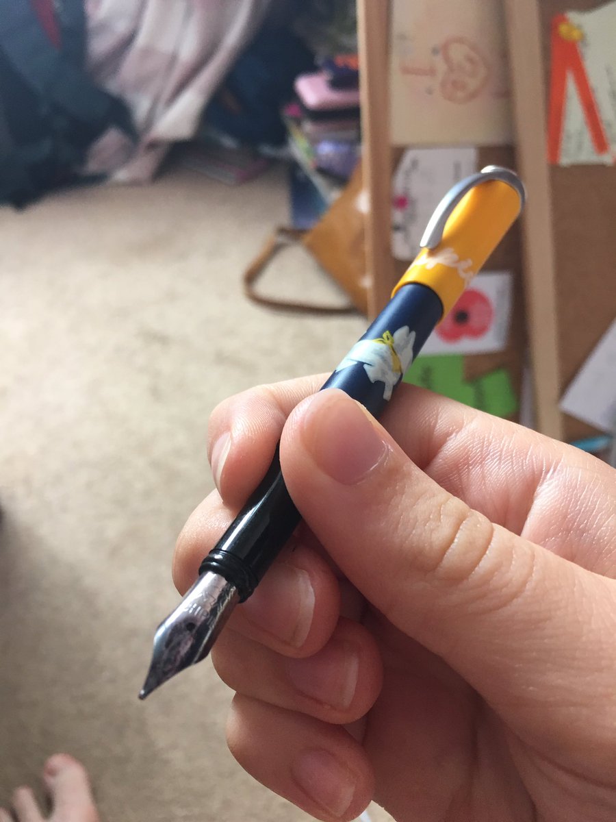 charlie_blueg's tweet photo. Stupidly happy at finding my favourite pen. #missingforaweek #reunited https://t.co/g9HTofnGdQ