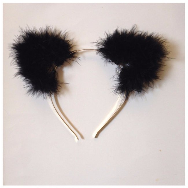Classif_palace's tweet photo. Fuzzy Cat Ears made by @SugarLux
https://t.co/jPanLW6YWa #fashion #handmade #etsy #headband #SellItFaster https://t.co/Ca9aY3xuLQ