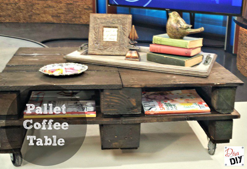 divaofdiykc's tweet photo. How to Make a Pallet Coffee Table #palletproject #pallets #diy #free #letsdiytogether https://t.co/zJIWNyc7w5 https://t.co/TSoTfSLiji