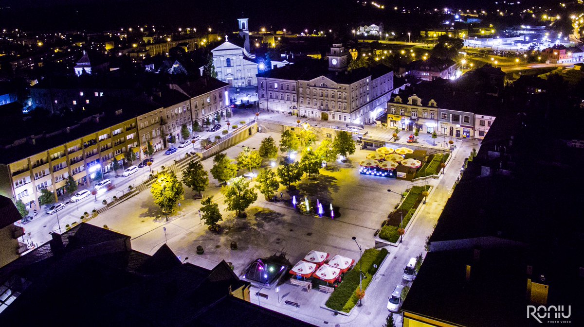ronaldlitwa's tweet photo. Gorlice #gorlice #miasto #drone #dji #phantom3 #droneporn #DroneOfTheDay #dronephotography #roniuphotovideo #droniu https://t.co/FyA3TpkTKz
