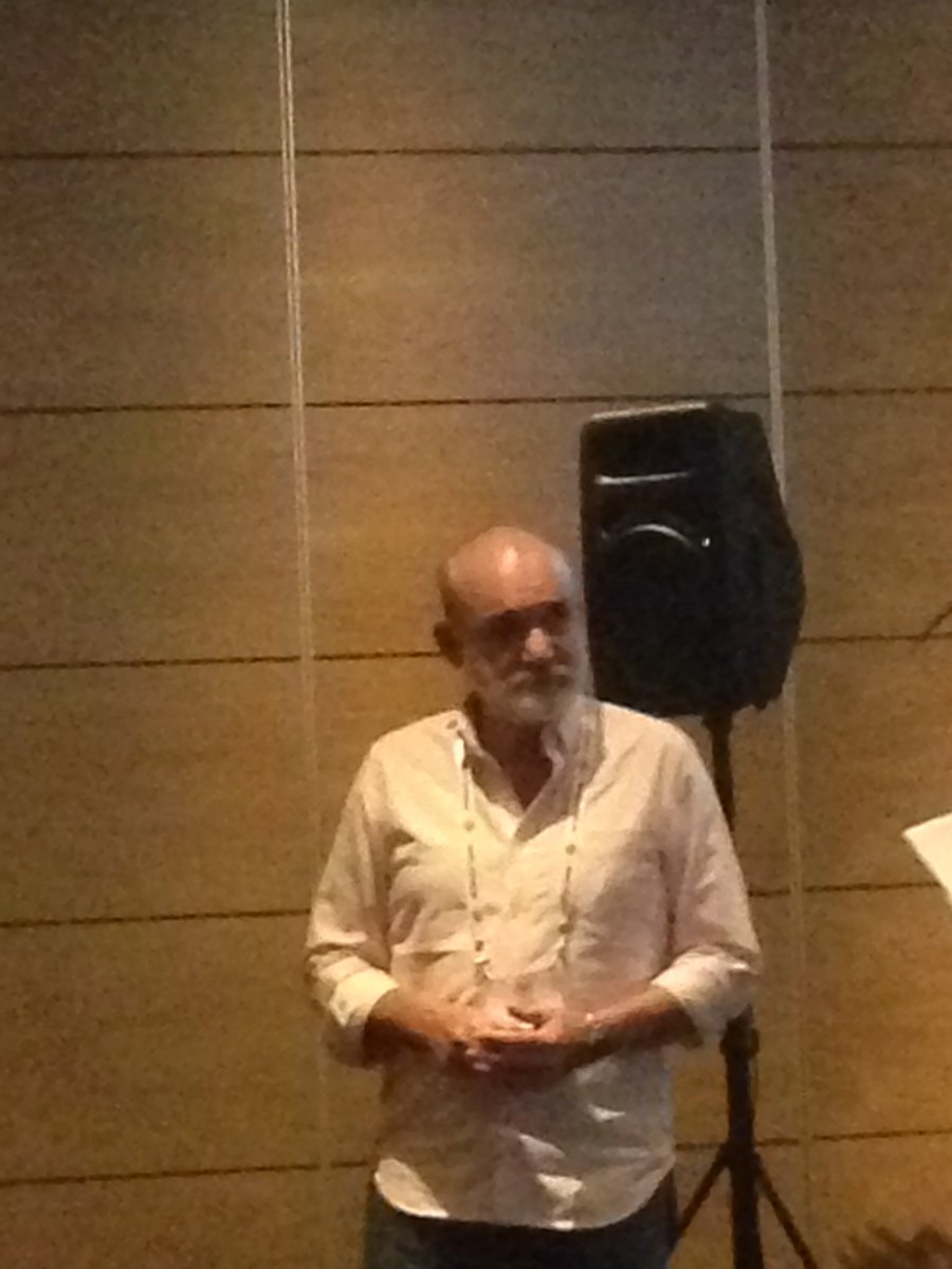 bats_w_borders's tweet photo. Prof Rodrigo Medellin &amp; Dr Luis Viquez-R urging us to raise the bar for migratory bats #batconcervation #IBRC2016 https://t.co/aipLZww3qe
