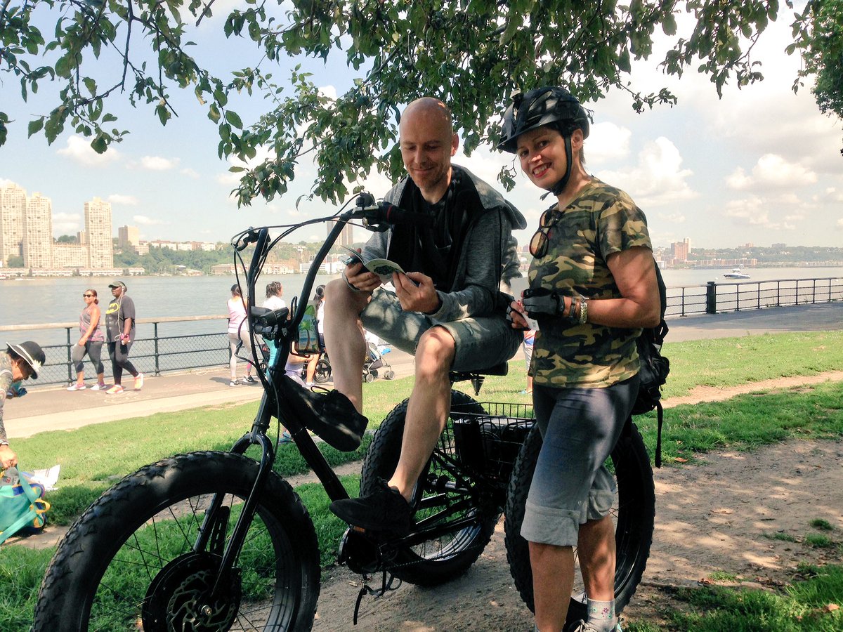 pekochel's tweet photo. Chris & Mary thank @transalt sponsors @KINDSnacks @nuunhydration @VitaCoco, who know #BikingRULES! Cool #tricycle... https://t.co/EvjvkVIRvz