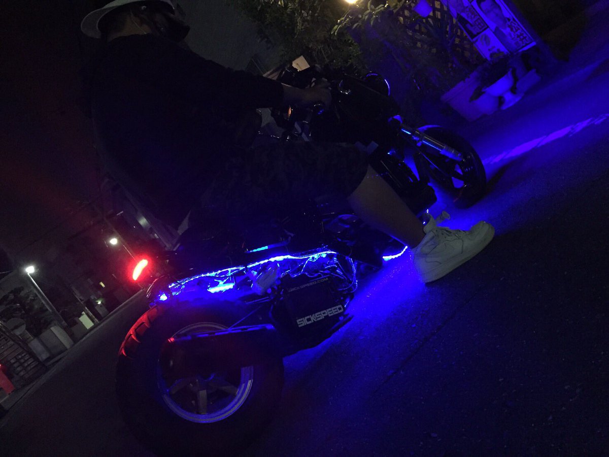 SpyTej's tweet photo. ズーマー売ります
大阪からです
６万値下げなし、
不具合
フロントのブレーキホースのびてるので
フロントブレーキききません
ほかないです、、

カスタム
スピーカー、メッキパーツ、ラジエターカバー、ロンホイ、イカリングなどなど、 https://t.co/SVCwI3AV4K