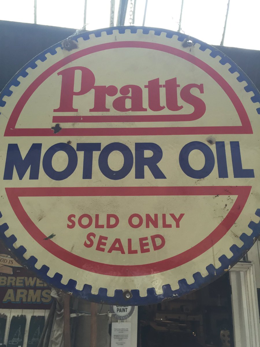 WeAreMarka's tweet photo. Come across some lovely old school #signage today https://t.co/XCBdQmOr9Z